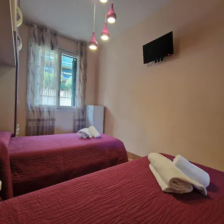 דירה Milanomare-ampio E Comodo Piscina & Free Parking פייטרה ליגורה